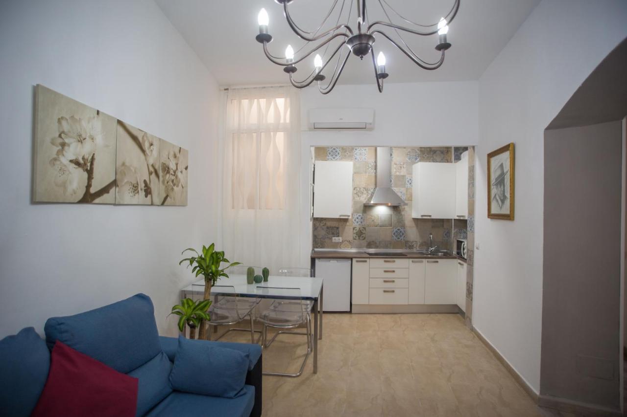 Apartamentos Catedral Malaga Exterior photo