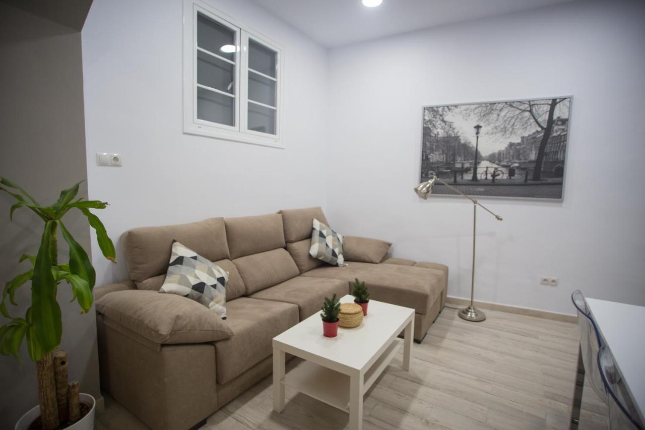 Apartamentos Catedral Malaga Exterior photo